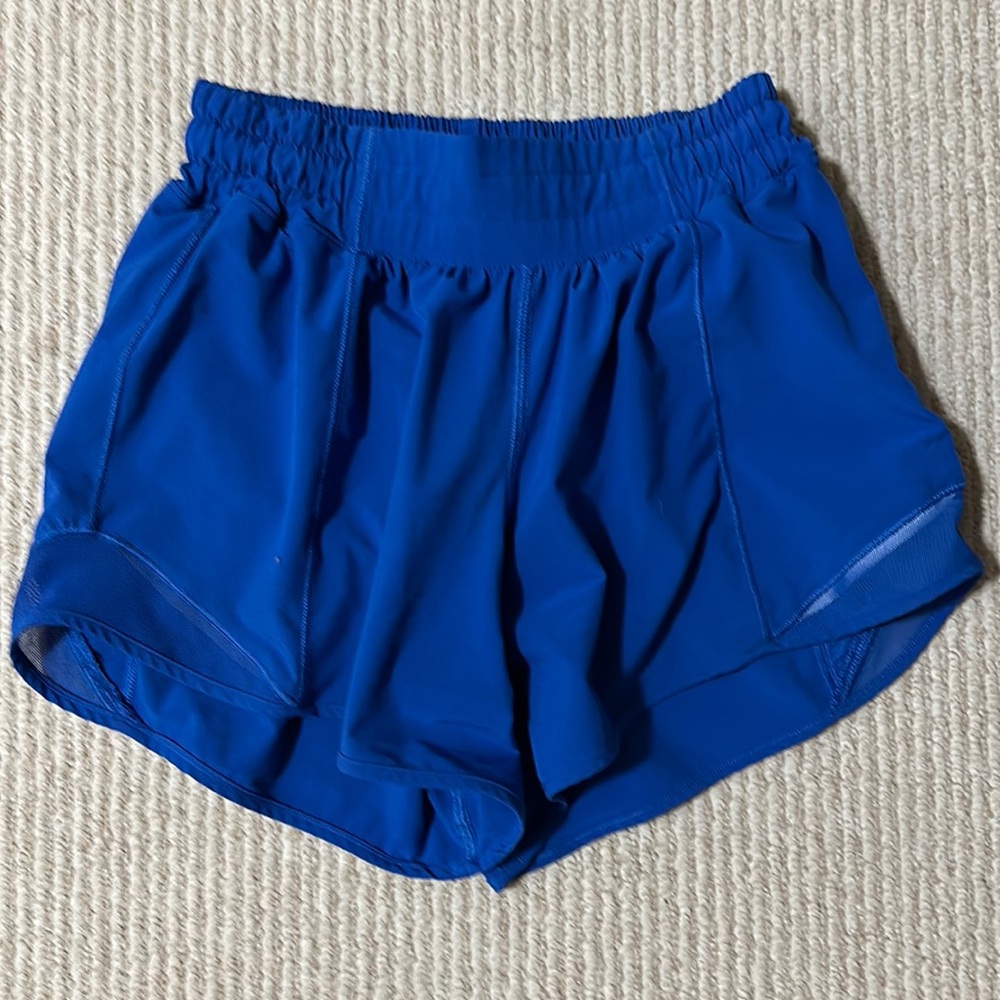 Lululemon size 2, 4 inch hotty hot shorts
